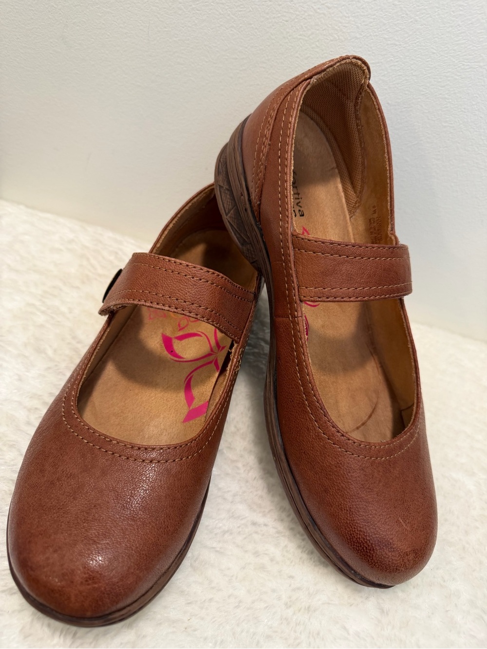 COMFORTIVA Women’s Brown Leather Mary Jane Shoes - Size 9W- EUC